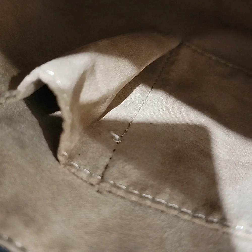 Ainifeel Croc Embossed Crossbody Bag - Picture 11 of 16